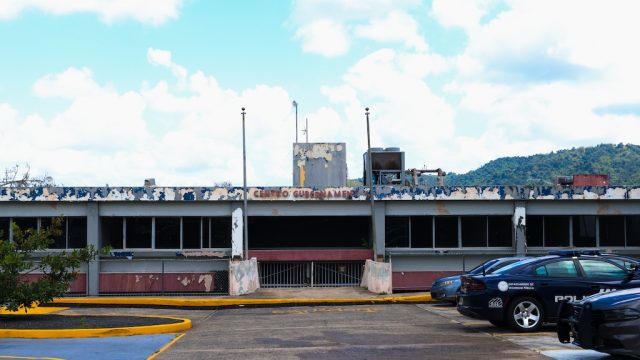 Centro de Gobierno II (Antiguo Centro Judicial Caguas) #4130